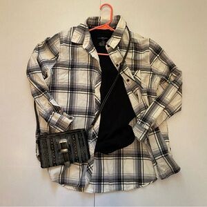 Gap Plaid Flannel Shirt Jacket- Charcoal and off White, size L. Shacket.